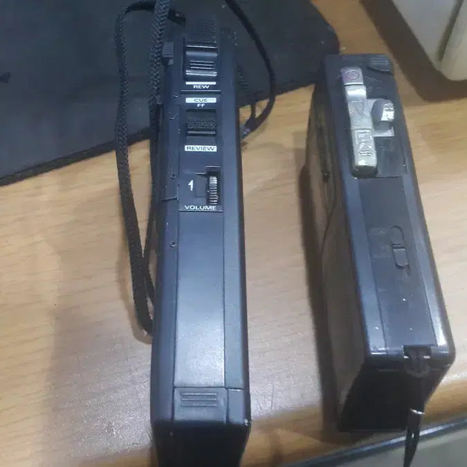 [BUNJANG] Hitachi &amp; Sony Mini Recorders (Display Use Only) - 2 Units / 디피용 초소형 미니 레코더 2대/내용 필독