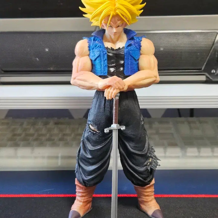 [BUNJANG] Dragon Ball Future Trunks Figure / 드래곤볼 미래 트랭크스 피규어 팝니다