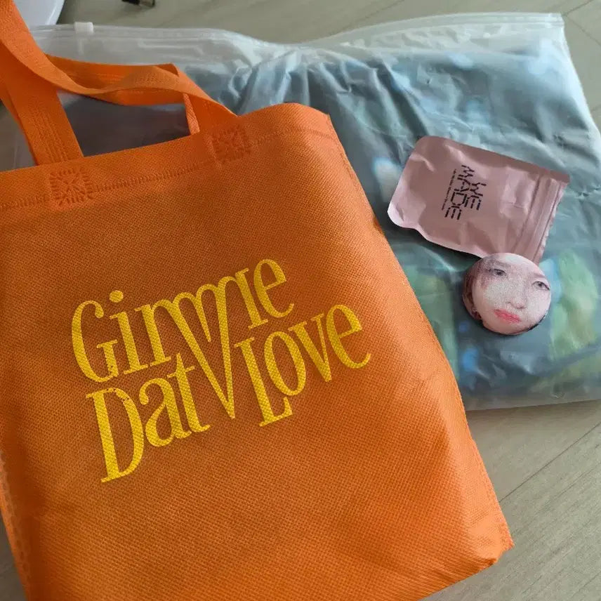 [BUNJANG] G)I-DLE Gimme Dat Love Official Photocard Yuqi Soyeon / 아이들 김미댓럽 gimme dat love 공방 포카 우기 소연