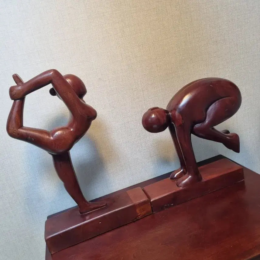 [BUNJANG] Vintage Wooden Sculpture of a Woman Doing Yoga / [빈티지 목공예] 요가 하는 여인 나무조각상