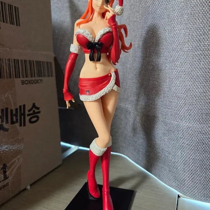 [BUNJANG] One Piece Nami Christmas Edition Figure / 원피스 나미 피규어 크리스마스 에디션