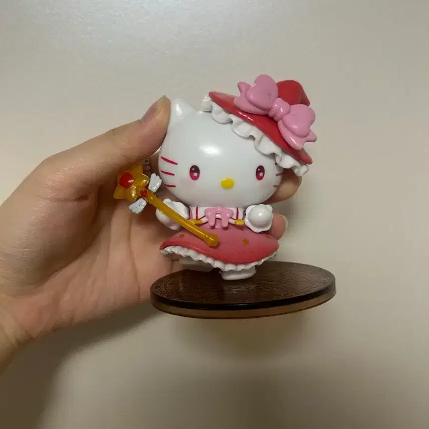 [BUNJANG] Minoo Toystory Sanrio Hello Kitty Wizard Figure / 미니소 탑토이 산리오 키티 피규어 마법사 별이 빛나는 밤