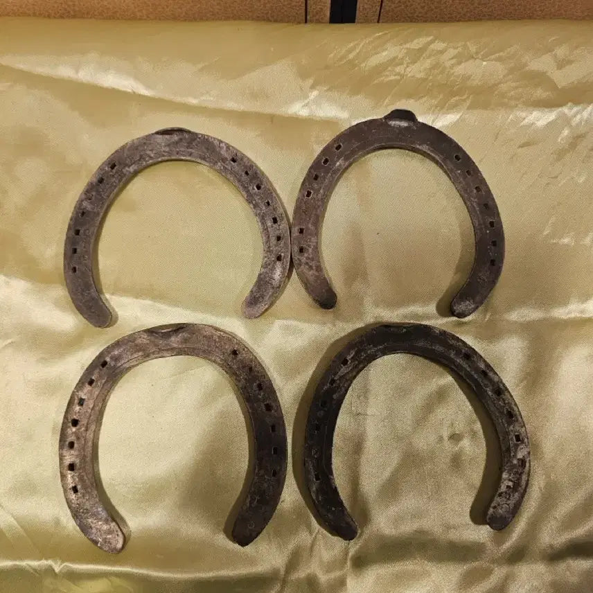 [BUNJANG] Horseshoe Ornament (Set of 4) / 말발굽.