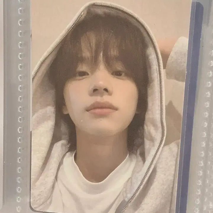 [BUNJANG] TWS Shinyu Sparkling Blue Weverse Version Photocard / 투어스 신유 스파클링 블루 위버스 버전 포카