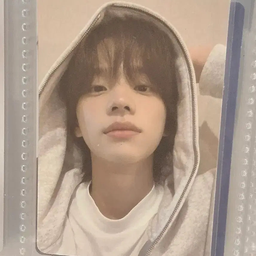 [BUNJANG] TWS Shinyu Sparkling Blue Weverse Version Photocard / 투어스 신유 스파클링 블루 위버스 버전 포카