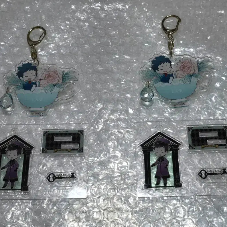 [BUNJANG] Black Butler Lau Black Label Acrylic Keychain &amp; Stand Set Phantom Hotel Version / 흑집사 라우 블랙라벨 아크릴 키링+아크릴 스탠드 키홀더 팬텀호텔 버전