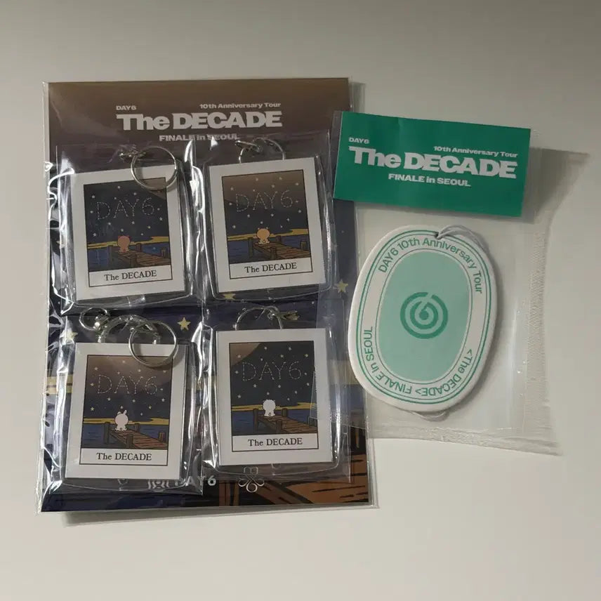 [BUNJANG] DAY6 DECADE Encore Gift Bundle Set Keyring &amp; Air Freshener / 데이식스 데케이드 앙콘 기프트 마데기프트