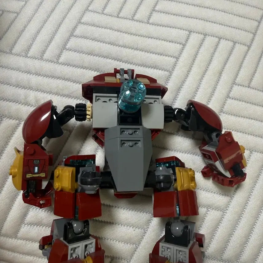 [BUNJANG] LEGO Marvel Avengers Iron Man Hulkbuster Robot / 상품 안내] 마블 어벤져스의 인기 기체인 아이언맨 헐크버스터 로봇 판매합니다! 묵직한 특유의 폼과 붉은색/금색 컬러링이 매력적인 제품으로, 마블이나 레고 로봇 좋아하시는 분, 아이