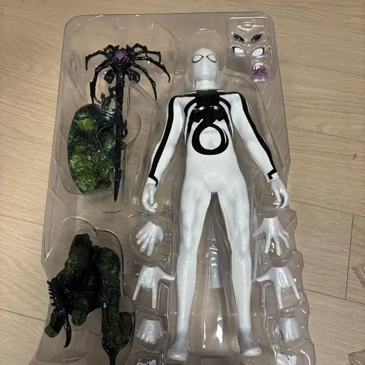 [BUNJANG] Hot Toys Morales Spider-Man Alien CMS027 / 핫토이 모랄레스 에일리언 스파이더맨 cms027