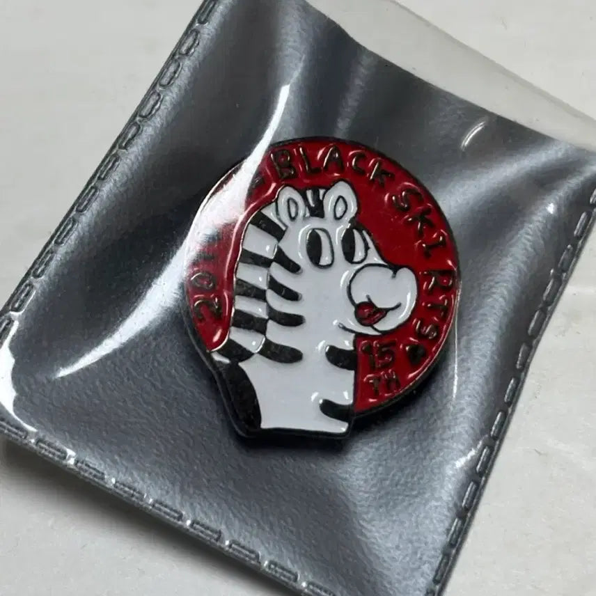[BUNJANG] The Black Skirts 201 Concert "Zebra" Badge / 검정치마 201 콘서트 얼룩말 뱃지