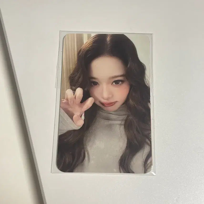 [BUNJANG] Wonyoung Dyson Limited Edition Photocard / 장원영 다이슨 한정판 포토카드
