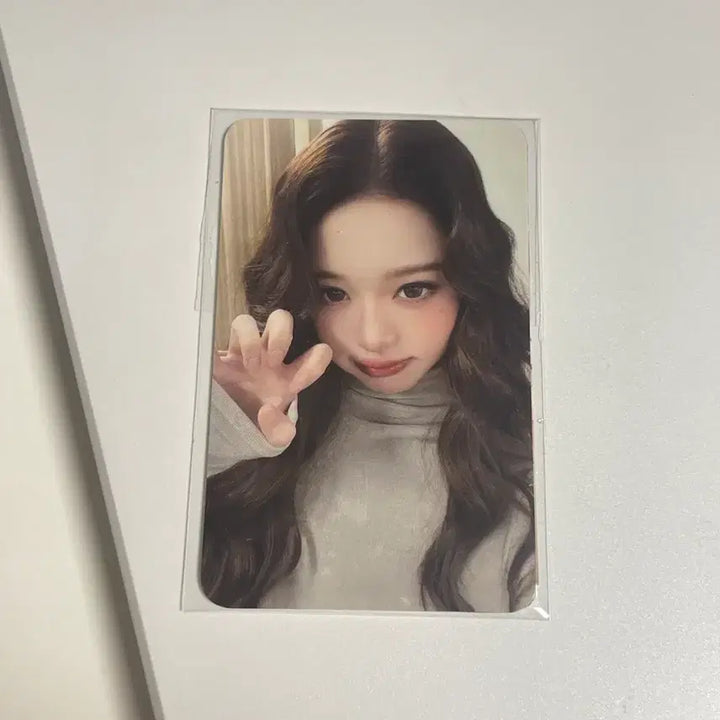 [BUNJANG] Wonyoung Dyson Limited Edition Photocard / 장원영 다이슨 한정판 포토카드