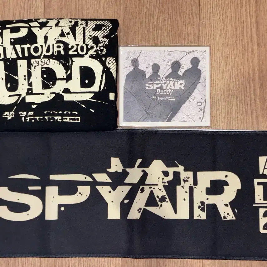 [BUNJANG] SPYAIR ASIA TOUR 2025 Merchandise Set (T-shirt, CD, Towel) with Bonus Card / SPYAIR ASIA TOUR 2025 굿즈 티셔츠/CD/타올 세트/특전 일괄 판매