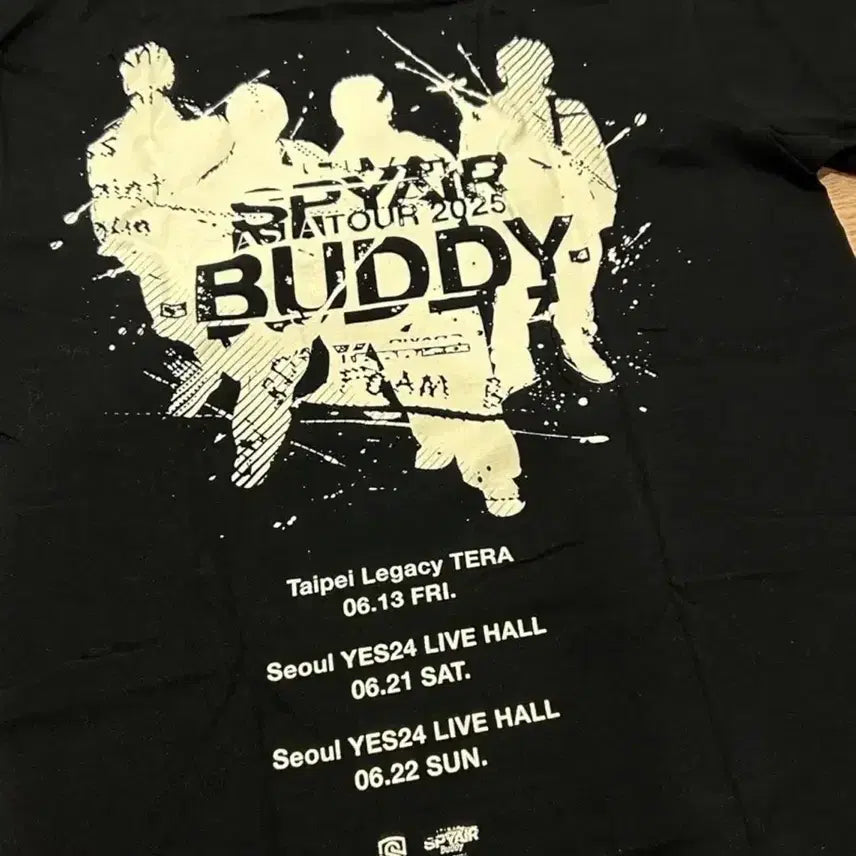 [BUNJANG] SPYAIR ASIA TOUR 2025 Merchandise Set (T-shirt, CD, Towel) with Bonus Card / SPYAIR ASIA TOUR 2025 굿즈 티셔츠/CD/타올 세트/특전 일괄 판매