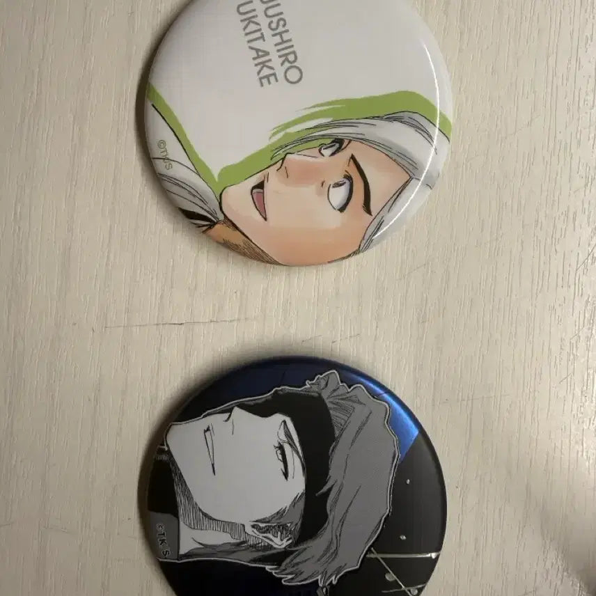 [BUNJANG] Bleach Aizen Ukitake Badge Set / 블리치 아이젠,우키타케 뱃지