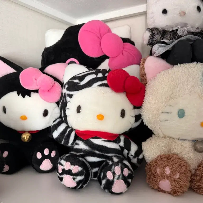 [BUNJANG] Classic Kitty Doll / 세계 고양이의날 키티 고전키티 키티인형 키티수집