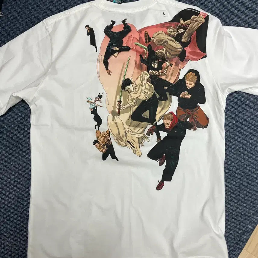 [BUNJANG] Uniqlo Jujutsu Kaisen UT Shoei-sha 100th Anniversary T-Shirt (L) / 유니클로 주술회전 UT 슈에이샤 100주년 티셔츠
