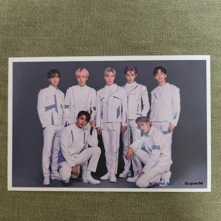 [BUNJANG] SuperM Korean Air Collaboration Group Photo / 슈퍼엠 대한항공 단체사진