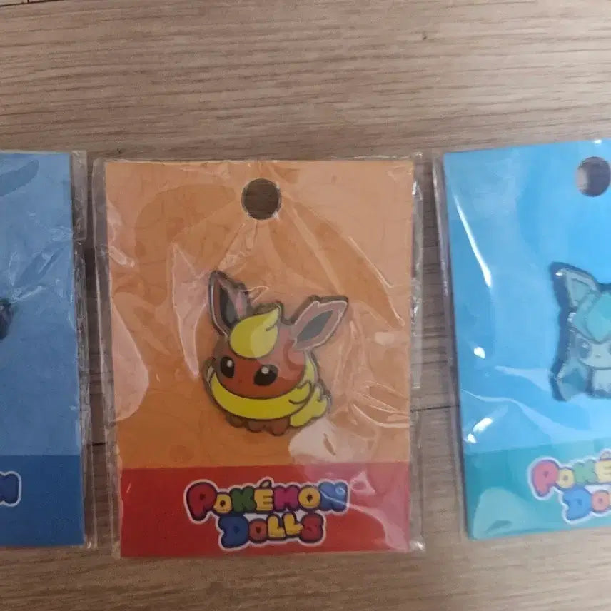[BUNJANG] Pokemon Eevee Dolls Booster Badge / 포켓몬) 이브이돌즈 부스터 뱃지