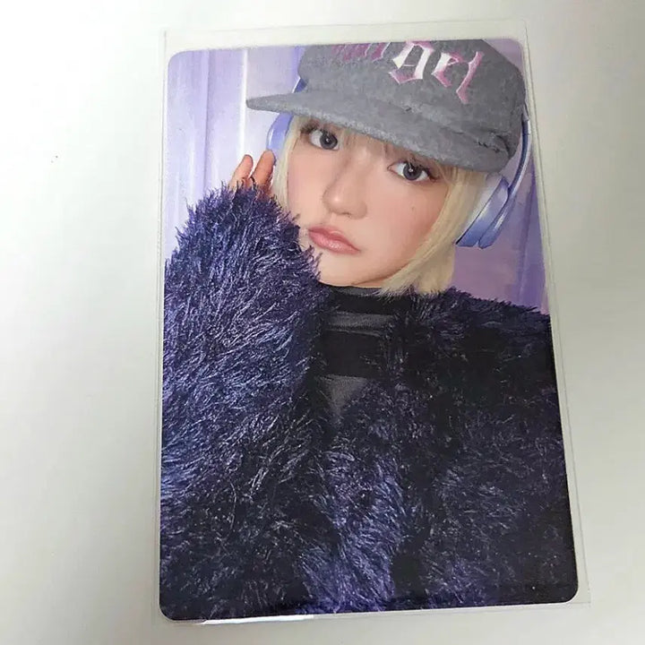[BUNJANG] Kiki Jiyu Delulu Headphones Version Album Photocard / 키키 지유 델룰루 헤드폰 버전 앨범 포카