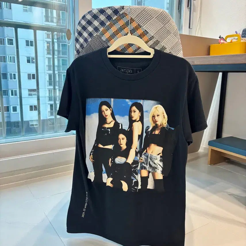 [BUNJANG] aespa 1st World Tour Limited Edition T-Shirt (S) / 에스파 1st 월드투어 한정판 반팔티(S)
