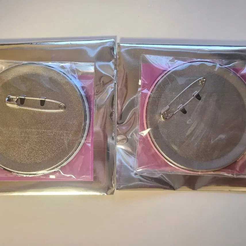 [BUNJANG] Girls Band Cry Momoka Tomo Can Badge Set / 걸즈밴드크라이 캔뱃지 모모카 토모