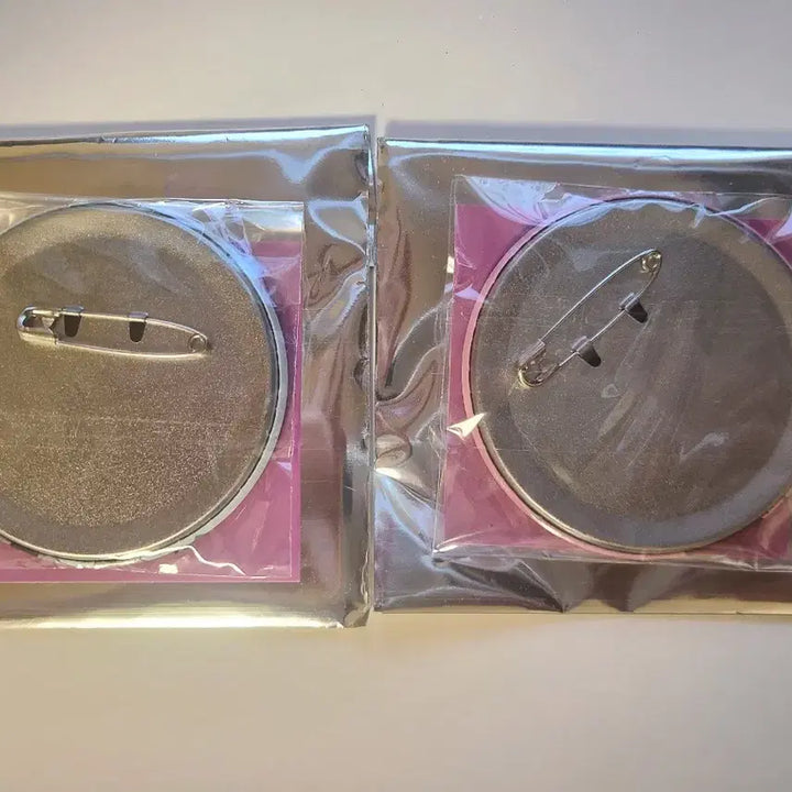 [BUNJANG] Girls Band Cry Momoka Tomo Can Badge Set / 걸즈밴드크라이 캔뱃지 모모카 토모
