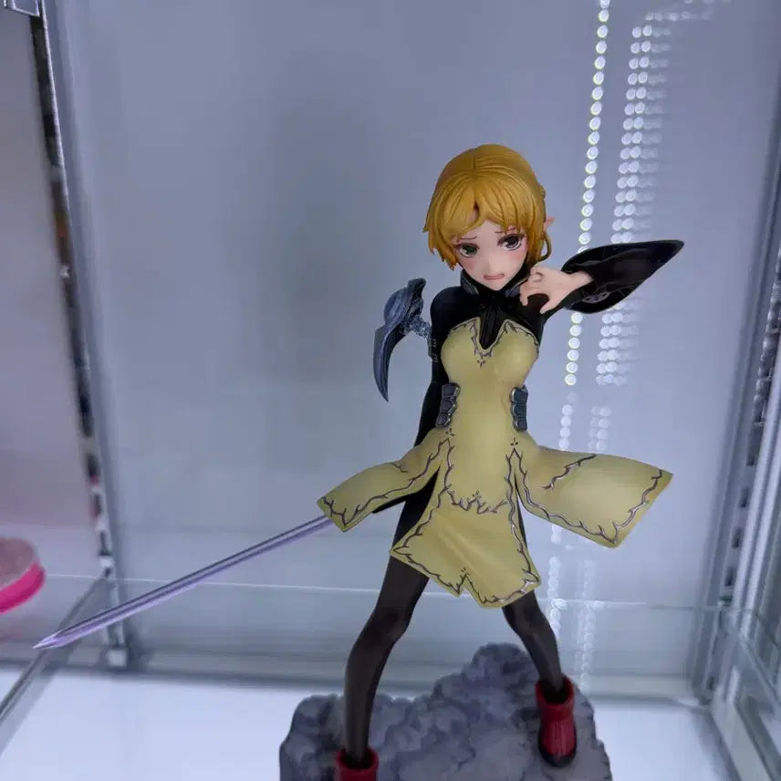 [BUNJANG] Uncle from Another World Elf Figure / 이세계 삼촌 엘프 피규어 판매합니다