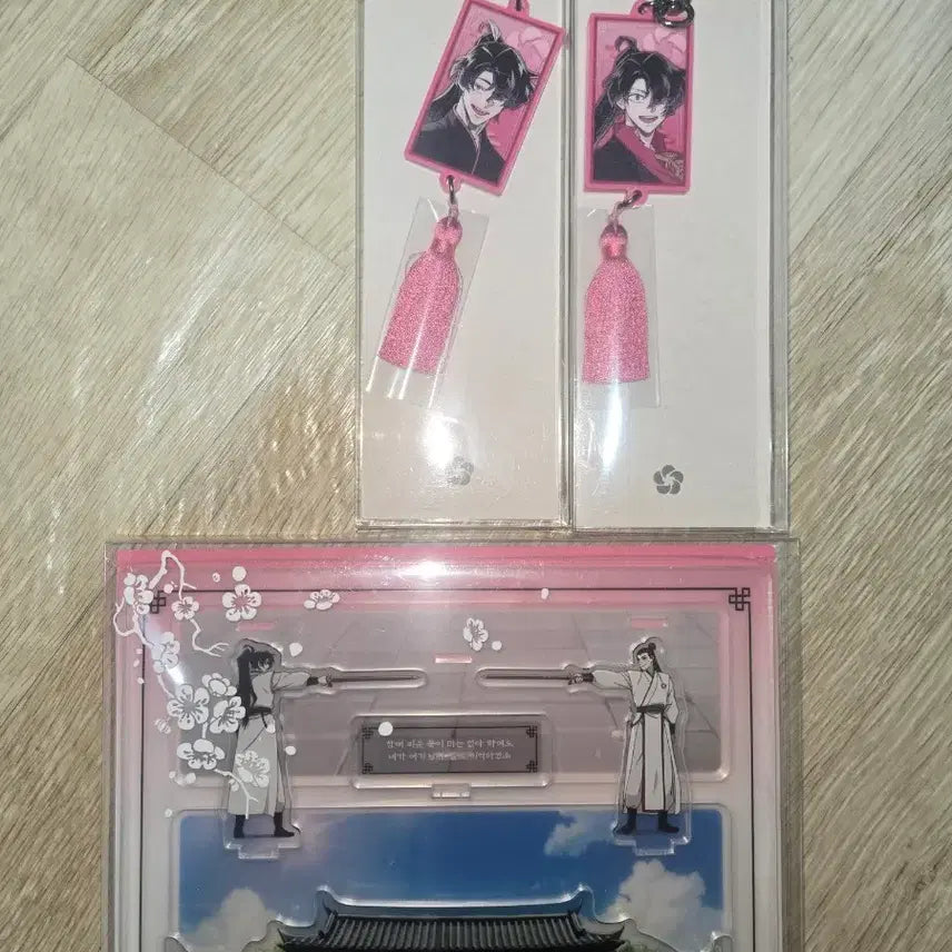 [BUNJANG] Hwasan Gwihwan Summer Acrylic Stand &amp; Cheongmyeong Meihwajeon Keyring Set / (급처세트판매) 화산귀환 여름 아크릴 스탠드 및 청명.매화검존 키링