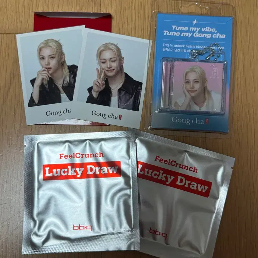 [BUNJANG] Stray Kids Felix Gongcha Happy Card Keyring &amp; BBQ Lucky Draw / Straykids 스트레이키즈 스키즈 필릭스 공차 해피카드 키링, 비비큐 럭키드로우 gongcha happy card keyring, bbq luckdraw