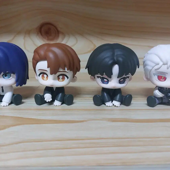 [BUNJANG] Supernatural Departure Seated Figure Set D-Type: Kim Sol-eum, Lee Ja-heon, Park Min-seong, Eun Ha-je / 괴담출근 모두앉아 피규어 D조 김솔음 이자헌 박민성 은하제