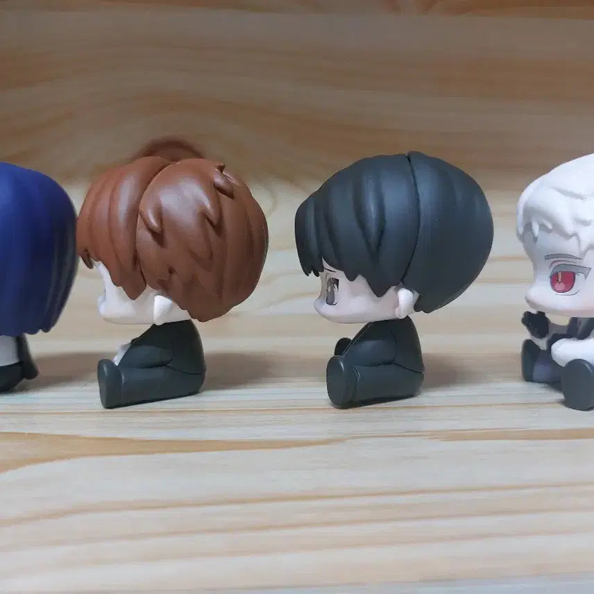 [BUNJANG] Supernatural Departure Seated Figure Set D-Type: Kim Sol-eum, Lee Ja-heon, Park Min-seong, Eun Ha-je / 괴담출근 모두앉아 피규어 D조 김솔음 이자헌 박민성 은하제