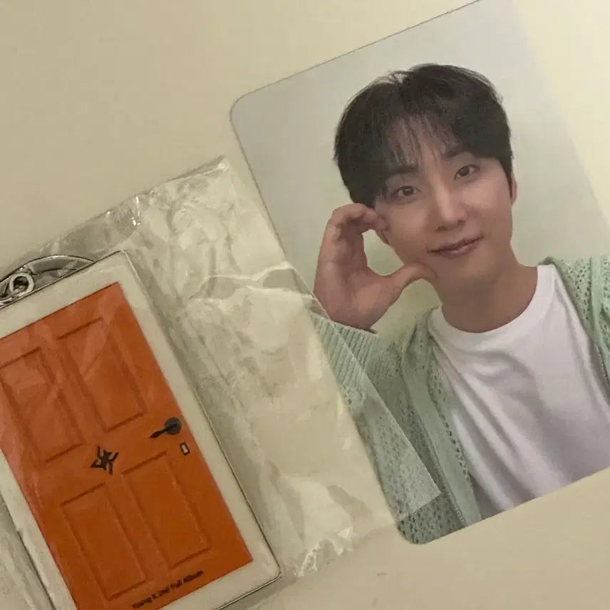 [BUNJANG] Young K Music Bank Studio Photocard &amp; Keyring Set / 영케이 공방 뮤뱅 포카+키링