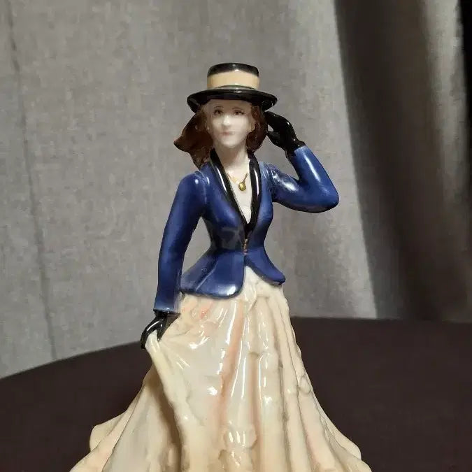 [BUNJANG] Royal Worcester Annabelle Figurine / 로얄우스터 아나벨 피겨린