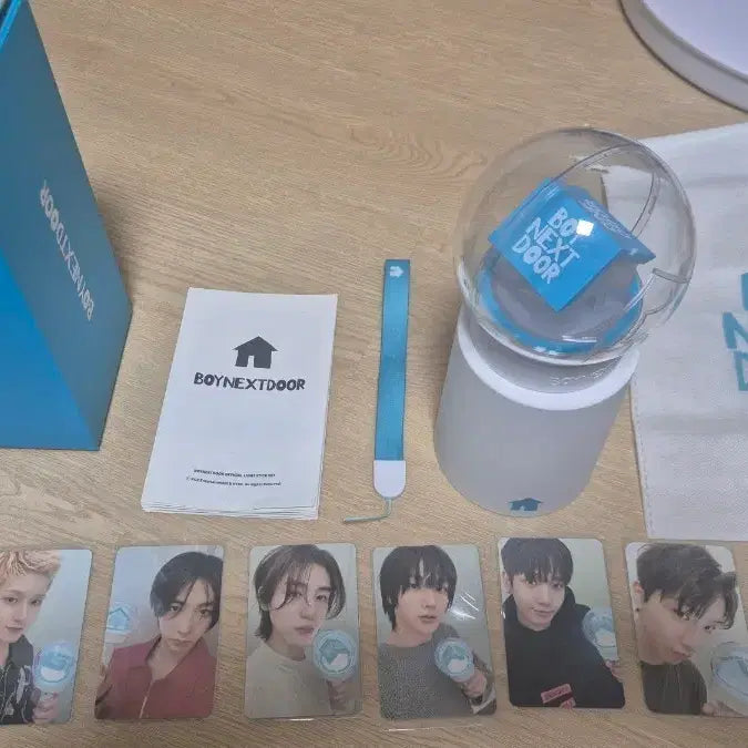 [BUNJANG] BOYNEXTDOOR Official Lightstick Wonders Stick (Photocard Included) / 보이넥스트도어 공식 응원봉 원더스틱 카드포함