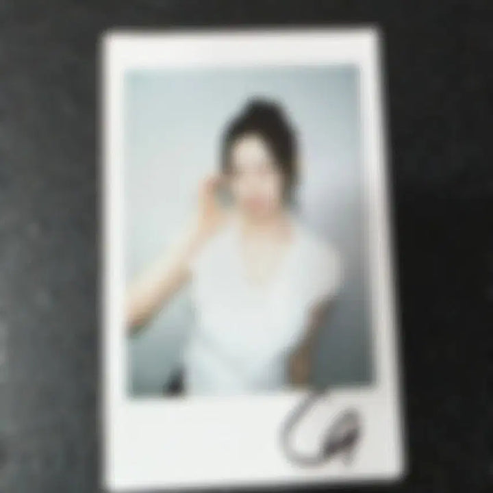 [BUNJANG] TripleS Chaeyeon Autographed Polaroid Photocard / 트리플에스 채연 싸인폴라 싸폴