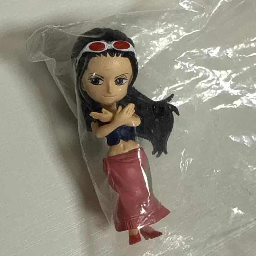 [BUNJANG] One Piece Robin Gashapon Figure / 원피스 로빈 가챠 피규어
