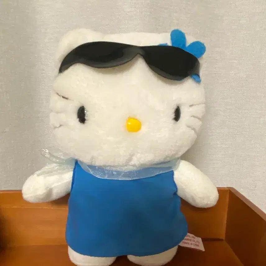 [BUNJANG] Classic Sunglasses Kitty Plush / 고전 선글라스 키티 인형