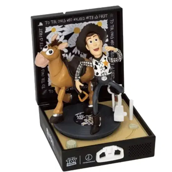 [BUNJANG] PEACEMINUSONE x Toy Story The First Fan Diorama Figure Record Player / 피스마이너스원 x 토이 스토리 더 퍼스트팬 디오라마 피규어 레코드 플레이어