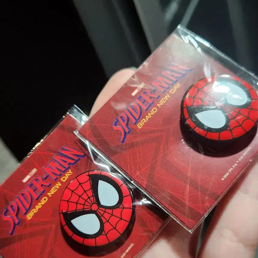 [BUNJANG] Spider-Man Brand New Day Pin Badge / 스파이더맨4 핀뱃지