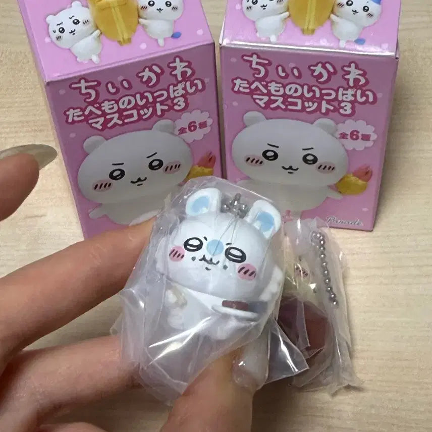 [BUNJANG] Chiikawa Tabemono Gacha Momonga (Usagi Sold Out) / 치이카와 타베모노 가챠 모몽가