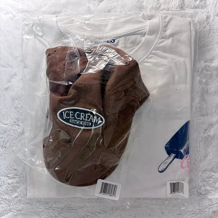 [BUNJANG] TXT Yeonjun No Labels Part 02 Ice Cream Collection Limited Edition Ball Cap &amp; T-Shirt Bundle Set / 연준 No labels part02 아이스크림 미국 한정 볼캡&amp;티셔츠