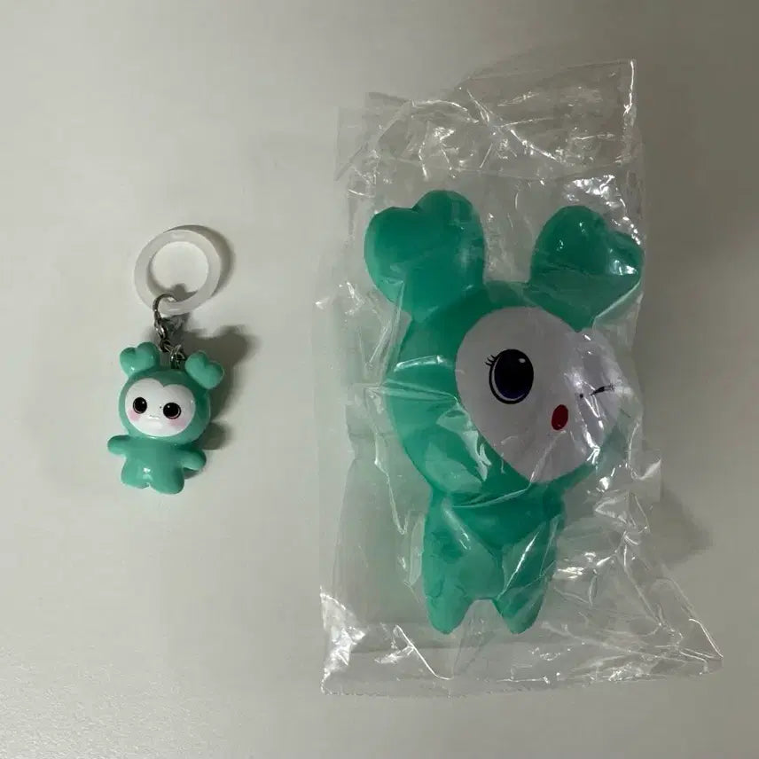 [BUNJANG] Twice Popup Mina Squeegee &amp; Keyring / 트와이스 팝업 미나 스퀴시&amp;키링 팝니다