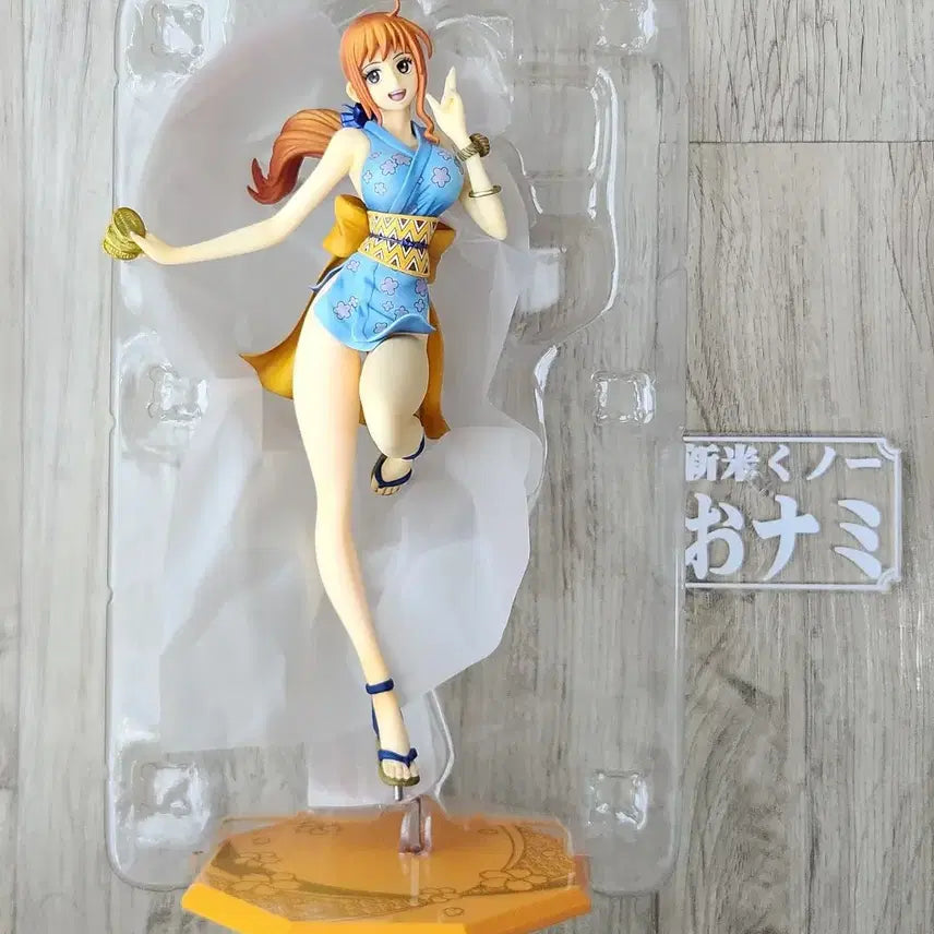 [BUNJANG] One Piece Nami POP &amp; Shokugan Chogokin Figure Bundle Set (Includes Acrylic Base) / 원피스 피규어 POP오나미, 조형왕 나미 피규어 판매해요(아크릴 베이스 포함)