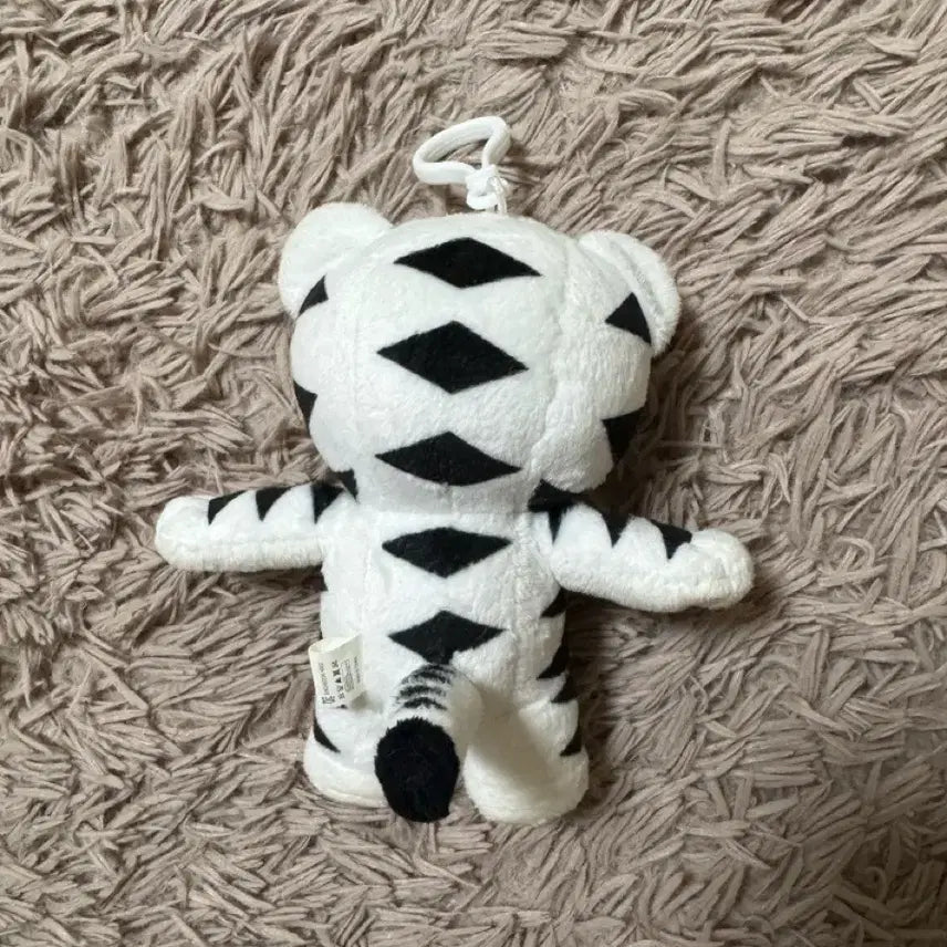 [BUNJANG] Soohorang Mascot Doll 15cm / 평창올림픽 수호랑 인형 15cm