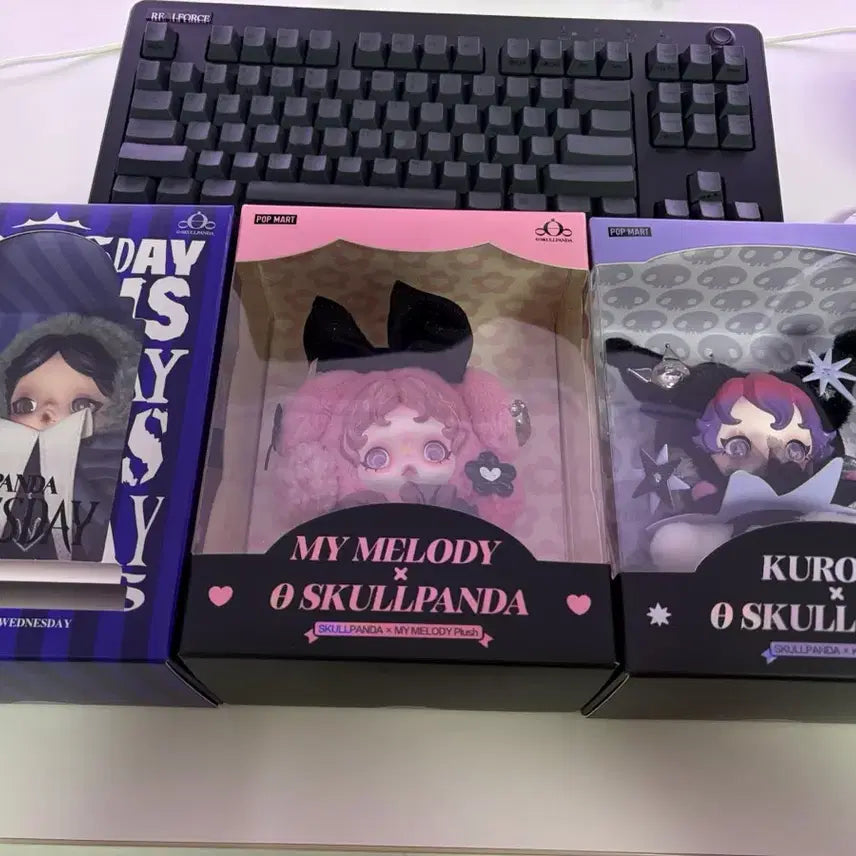 [BUNJANG] Pop Mart Skullpanda Wednesday Figure / 팝마트 스컬판다 웬즈데이 팝니다