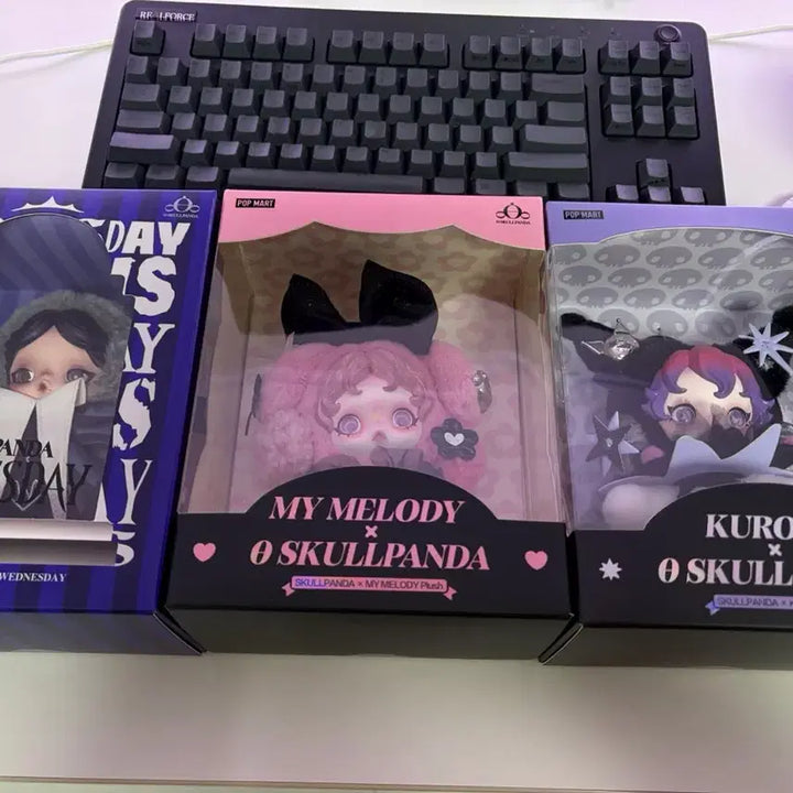 [BUNJANG] Pop Mart Skullpanda Wednesday Figure / 팝마트 스컬판다 웬즈데이 팝니다