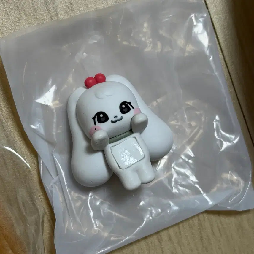 [BUNJANG] IVE Mini Bib Cherry Jang Wonyoung Pop-up Doll Bundle Set / 아이브 미니브 체리 장원영 팝업 인형 피규여 일괄 양도