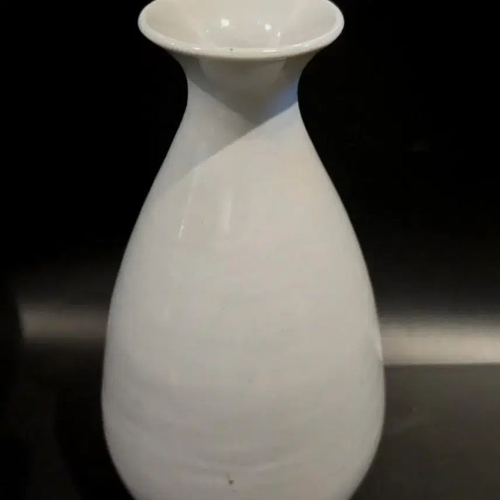[BUNJANG] Joseon Dynasty Pure White Porcelain Sake Bottle / 순백자 주병