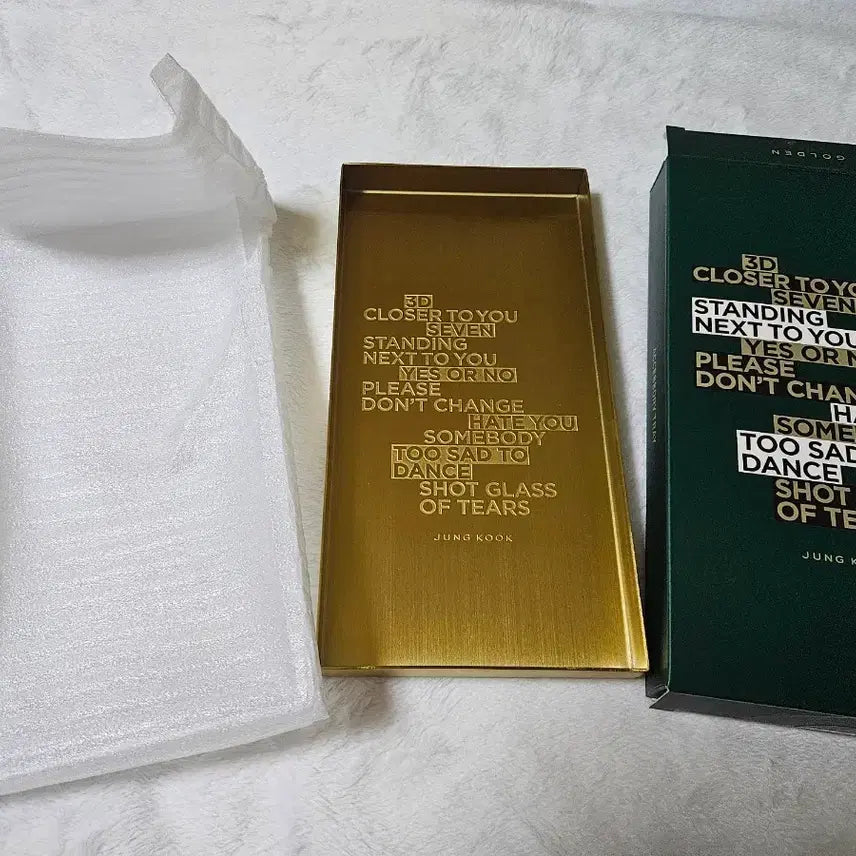 [BUNJANG] BTS Jungkook Golden Goods Accessory Storage Box / 방탄 정국 GOLDEN 골든굿즈 악세사리 수납함 미사용 원가보다 싸게 팝니다